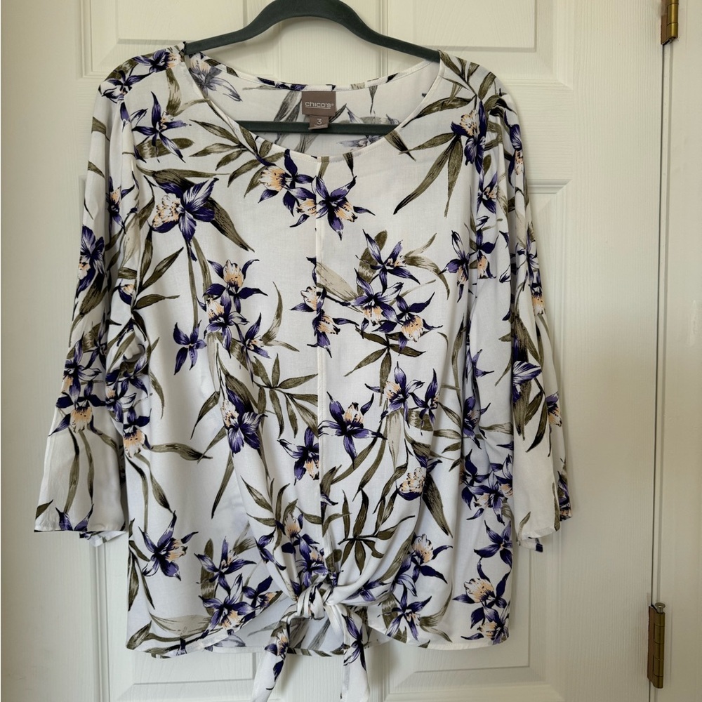 Lovely soft flowered top by Chicos, Size 3/14.